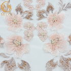 Розовая вышивка 3D отбортовала расстворимое в воде ткани шнурка Handmade для Bridal платьев